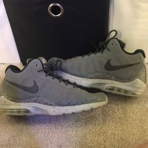 Nike air max invigor mid size 9.5